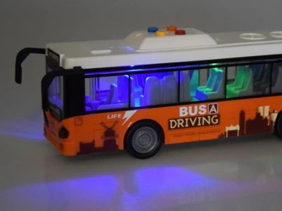 Liels autobuss ar skaņas un gaismas efektiem, Oranžs